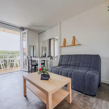 Calypso Apartment *